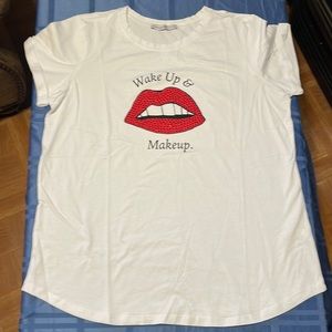 Avon Signature Collection Wake Up & Makeup T-Shirt, Size XL